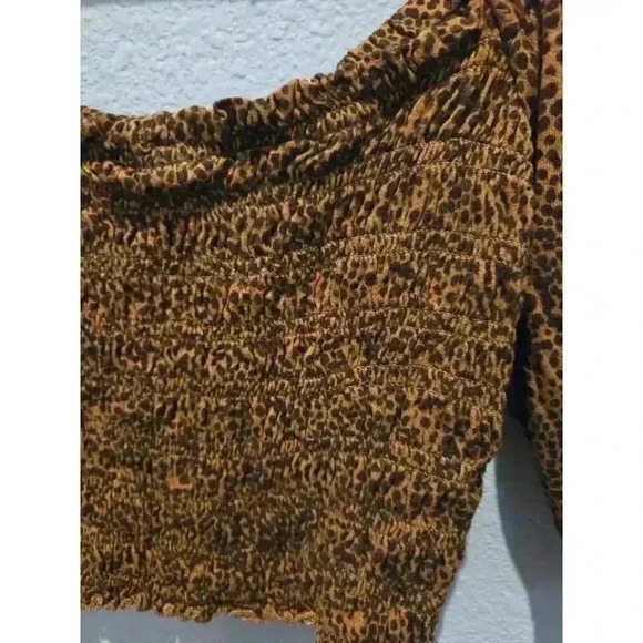 Urban Outfitters Women's Brown Animal Print Cropped Blouse Size M - Picture 5 of 7
